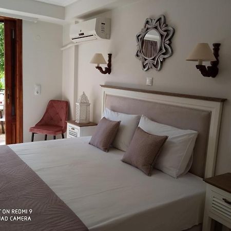 Bellarias House Aparthotel นีดรี ภายนอก รูปภาพ
