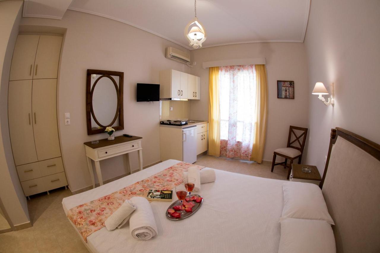 Bellarias House Aparthotel นีดรี ภายนอก รูปภาพ