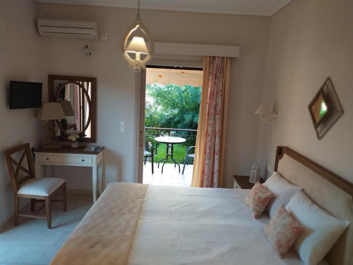 Bellarias House Aparthotel นีดรี ภายนอก รูปภาพ