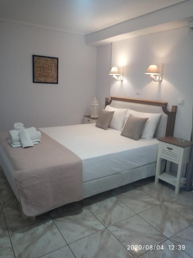 Bellarias House Aparthotel นีดรี ภายนอก รูปภาพ