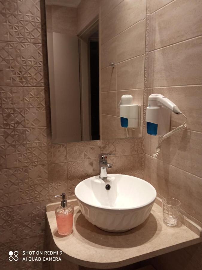 Bellarias House Aparthotel นีดรี ภายนอก รูปภาพ