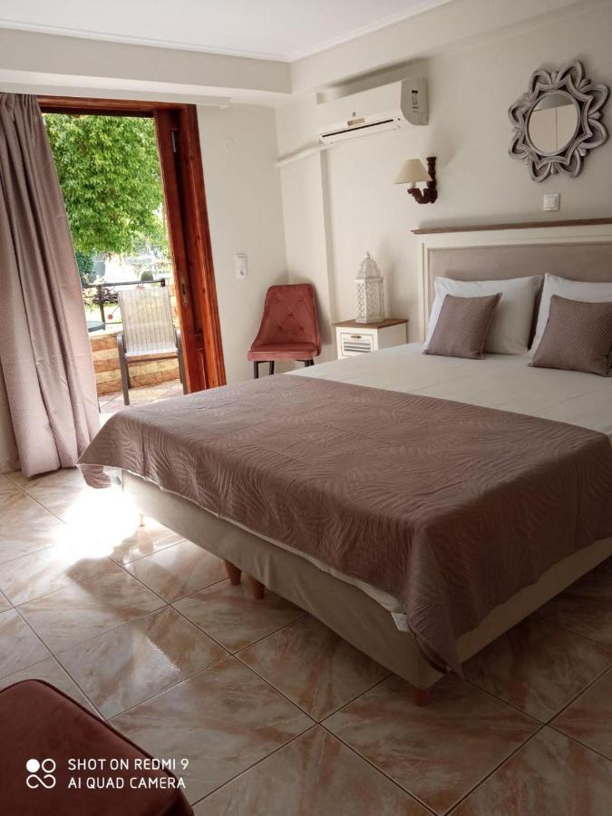 Bellarias House Aparthotel นีดรี ภายนอก รูปภาพ