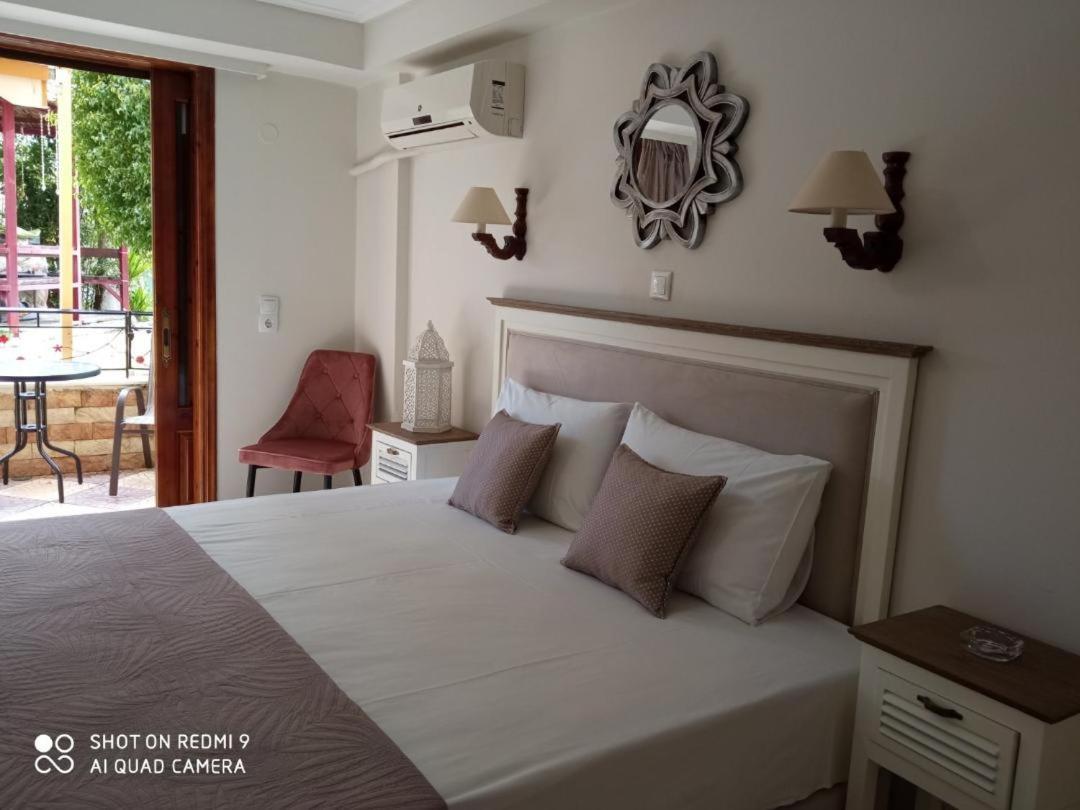 Bellarias House Aparthotel นีดรี ภายนอก รูปภาพ