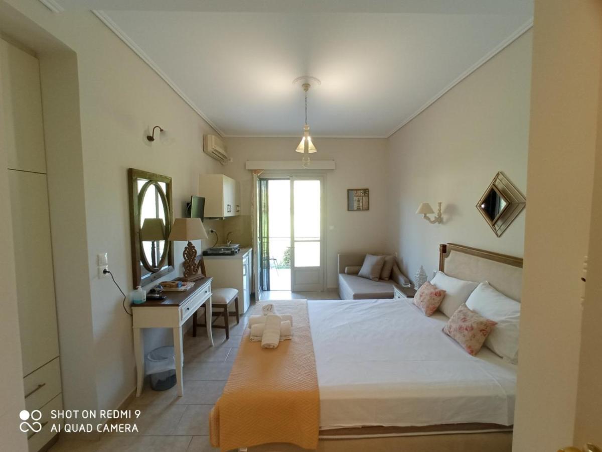 Bellarias House Aparthotel นีดรี ภายนอก รูปภาพ