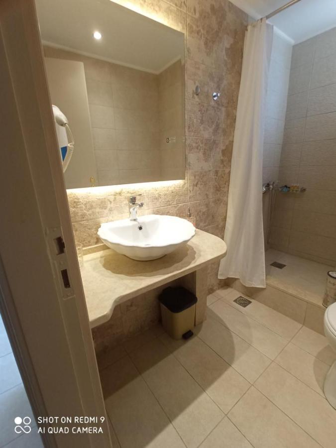 Bellarias House Aparthotel นีดรี ภายนอก รูปภาพ